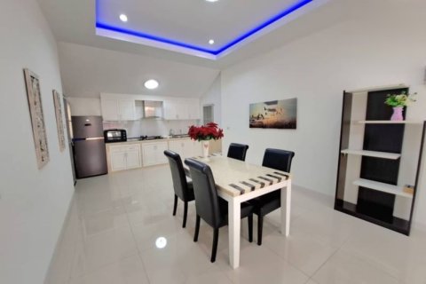 Casa de 3 dormitorios en Pattaya, Tailandia № 157635 - foto 4