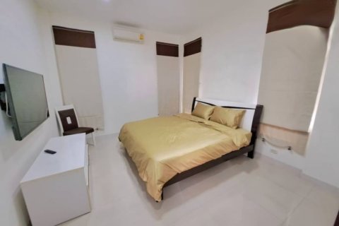 Casa de 3 dormitorios en Pattaya, Tailandia № 157635 - foto 14