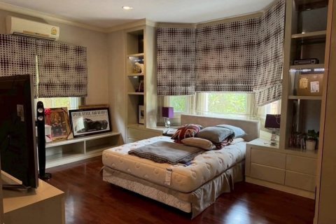 Chalet de 5 dormitorios en Taling Chan, Bangkok, Tailandia № 140718 - foto 10