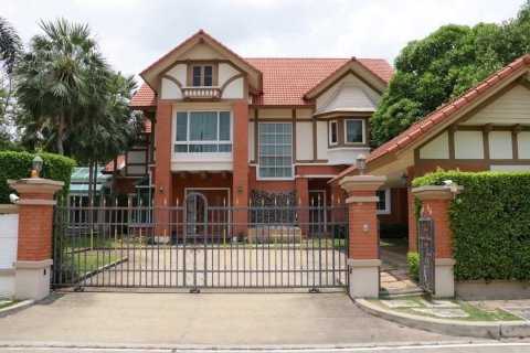 Villa in Taling Chan, Bangkok, Thailand 5 Schlafzimmer № 140718