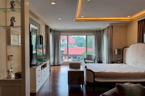 Chalet de 5 dormitorios en Taling Chan, Bangkok, Tailandia № 140718 - foto 4