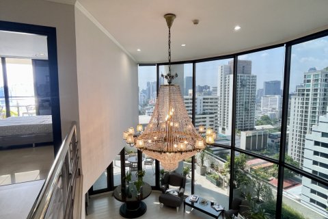 Condo in Watthana, Bangkok, Thailand, 5 bedrooms  № 190960