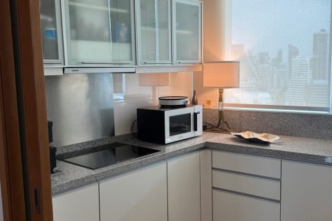 Condo in Khlong Toei, Bangkok, Thailand, 3 bedrooms № 190957 - photo 6