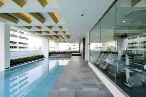 Condominio de 1 dormitorio en Thonburi, Bangkok, Tailandia № 183123 - foto 2