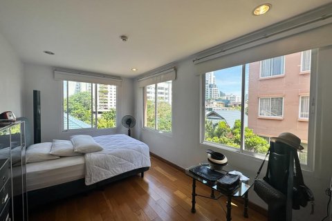 Condo in Bangkok, Thailand, 2 bedrooms  № 67645