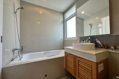 Condominio de 2 dormitorios en Bangkok, Tailandia № 67645 - foto 2