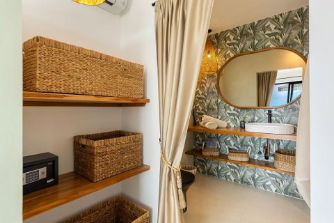Chalet de 3 dormitorios en Ko Samui, Tailandia № 145650 - foto 15