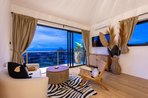 Chalet de 3 dormitorios en Ko Samui, Tailandia № 145650 - foto 18