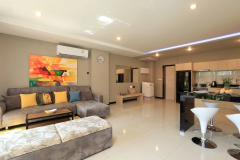 Eigentumswohnung in Phuket, Thailand, 2 Schlafzimmer  № 154720 - Foto 2