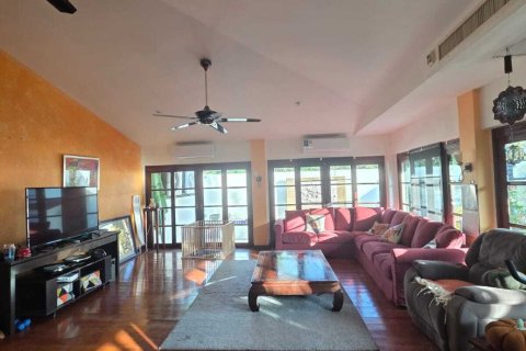 Villa in Kathu, Thailand 4 Schlafzimmer № 154721 - Foto 4