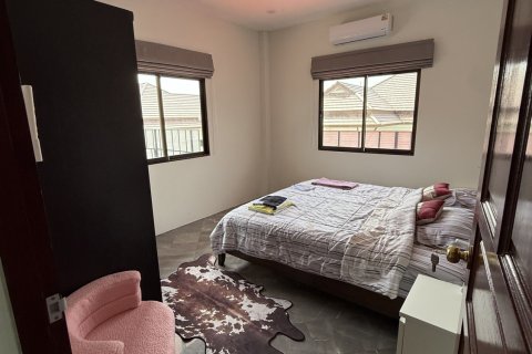 Chalet de 3 dormitorios en Cha-am, Tailandia № 167269 - foto 5