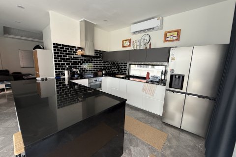 Chalet de 3 dormitorios en Cha-am, Tailandia № 167269 - foto 9