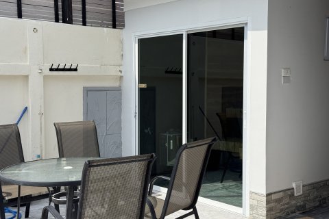Chalet de 3 dormitorios en Cha-am, Tailandia № 167269 - foto 8