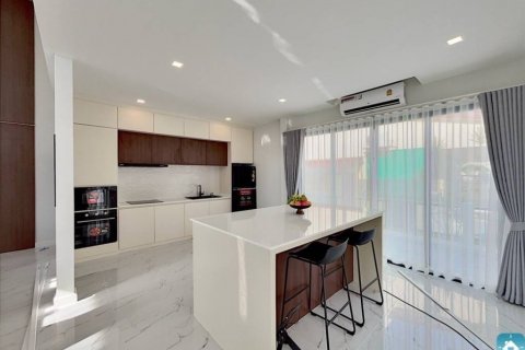 Chalet de 3 dormitorios en Pattaya, Tailandia № 114020 - foto 9