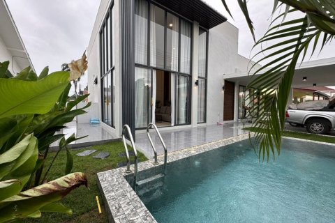 Chalet de 3 dormitorios en Pattaya, Tailandia № 114020