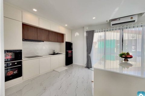 Chalet de 3 dormitorios en Pattaya, Tailandia № 114020 - foto 10