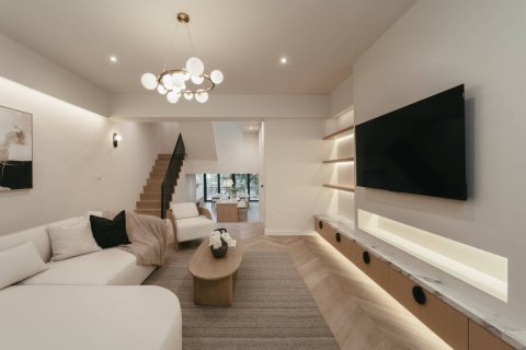 Townhouse in Bangkok, Thailand 5 bedrooms № 180659