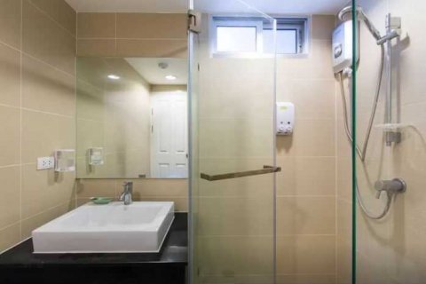 Eigentumswohnung in Bangkok, Thailand, 2 Schlafzimmer  № 143871 - Foto 7