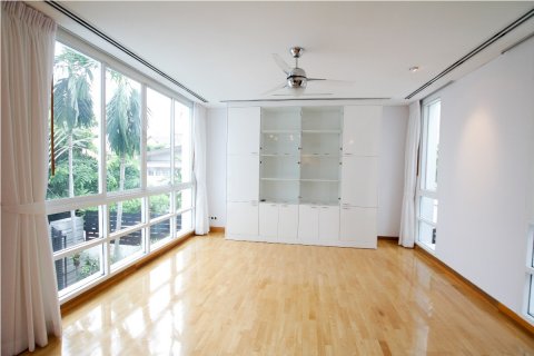 Casa de 4 dormitorios en Sathon, Bangkok, Tailandia № 143870 - foto 4