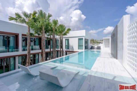 Chalet de 6 dormitorios en Pattaya, Tailandia № 203032