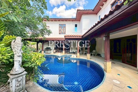 Casa de 3 dormitorios en Pattaya, Tailandia № 197784