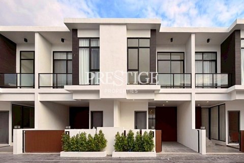 Casa de 4 dormitorios en Pattaya, Tailandia № 197785