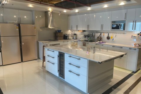 Eigentumswohnung in Bangkok, Thailand, 3 Schlafzimmer № 143020 - Foto 15