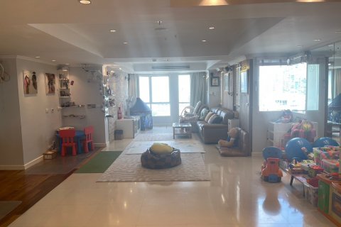 Eigentumswohnung in Bangkok, Thailand, 3 Schlafzimmer № 143020 - Foto 3