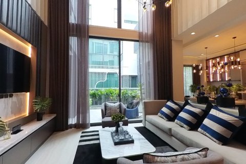 Chalet de 5 dormitorios en Bangkok, Tailandia № 165404 - foto 10