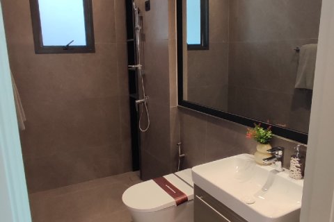 Chalet de 4 dormitorios en Bangkok, Tailandia № 165403 - foto 13
