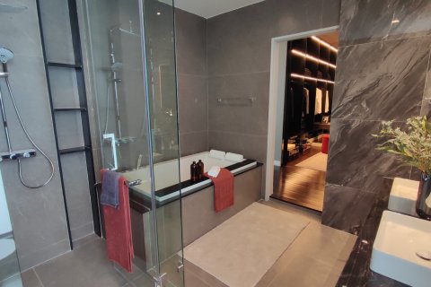 Chalet de 5 dormitorios en Bangkok, Tailandia № 165402 - foto 6