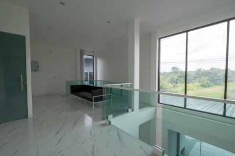 Casa de 7 dormitorios en Chiang Mai, Tailandia № 159999 - foto 15