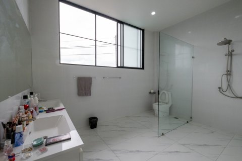 Casa de 7 dormitorios en Chiang Mai, Tailandia № 159999 - foto 21