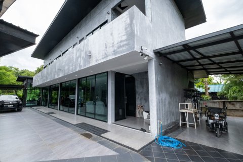 Casa de 7 dormitorios en Chiang Mai, Tailandia № 159999 - foto 3