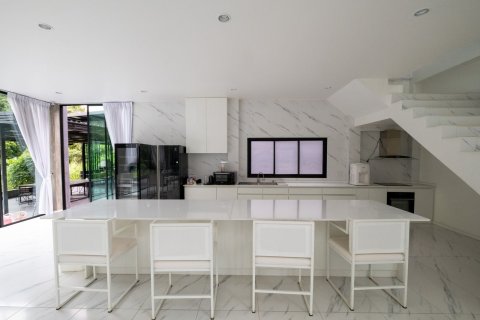 Casa de 7 dormitorios en Chiang Mai, Tailandia № 159999 - foto 9