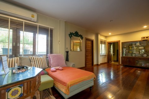 Casa de 3 dormitorios en Chiang Mai, Tailandia № 159995 - foto 12