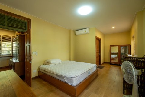 Casa de 3 dormitorios en Chiang Mai, Tailandia № 159995 - foto 13