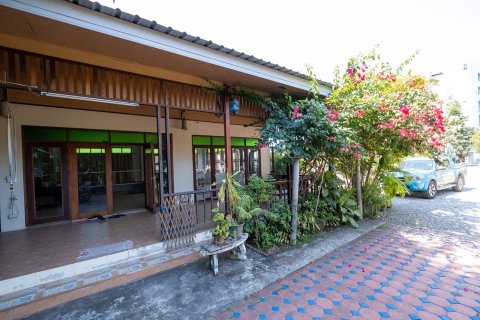 Casa de 3 dormitorios en Chiang Mai, Tailandia № 159995 - foto 14