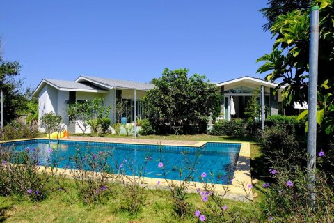 Chalet de 6 dormitorios en Chiang Mai, Tailandia № 159998 - foto 7