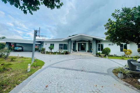 Chalet de 6 dormitorios en Chiang Mai, Tailandia № 159998 - foto 6