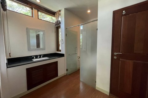 Casa de 4 dormitorios en Chiang Mai, Tailandia № 159996 - foto 22