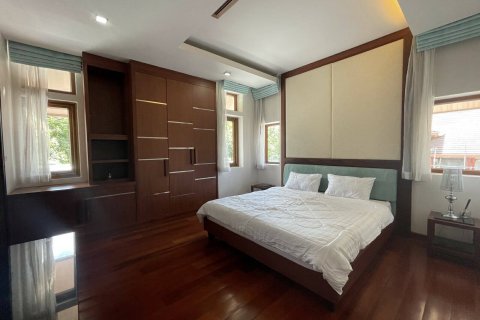 Casa de 4 dormitorios en Chiang Mai, Tailandia № 159996 - foto 14