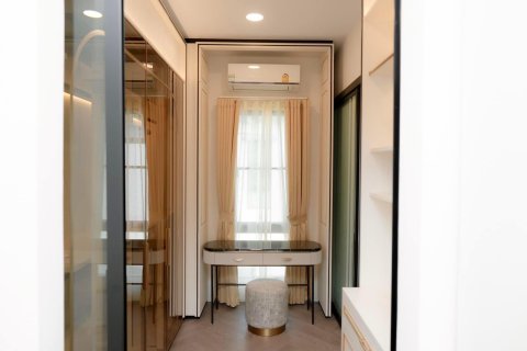 Chalet de 4 dormitorios en Bangkok, Tailandia № 133616 - foto 29