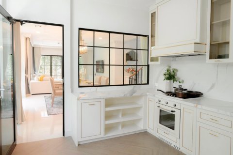Chalet de 4 dormitorios en Bangkok, Tailandia № 133616 - foto 25