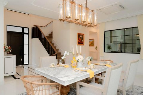 Chalet de 4 dormitorios en Bangkok, Tailandia № 133616 - foto 2