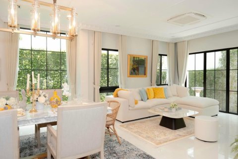 Chalet de 4 dormitorios en Bangkok, Tailandia № 133616 - foto 10