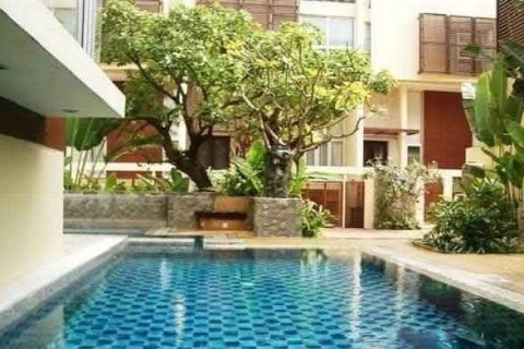 Adosado de 4 dormitorios en Sathon, Bangkok, Tailandia № 133617 - foto 10