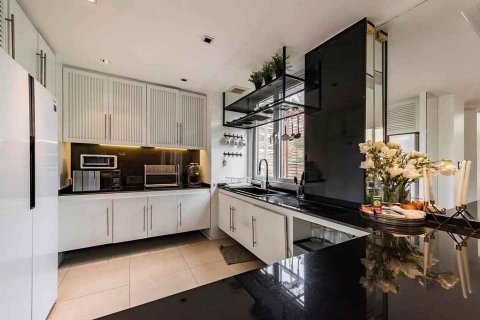 Adosado de 4 dormitorios en Sathon, Bangkok, Tailandia № 133617 - foto 6