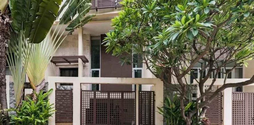 Adosado de 4 dormitorios en Sathon, Bangkok, Tailandia № 133617