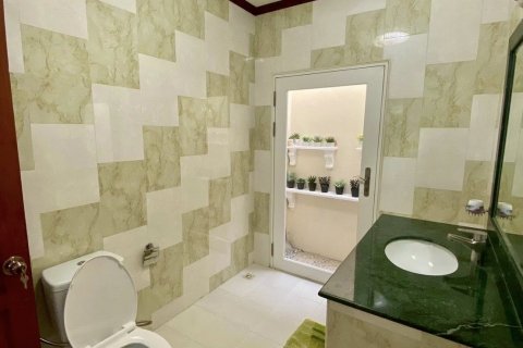 Haus in Pattaya, Thailand 4 Schlafzimmer № 133614 - Foto 10